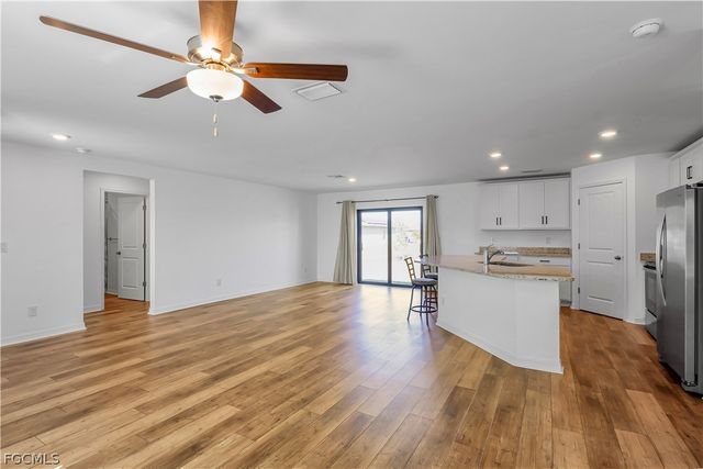 185 Yager CIR, Fort Myers, FL 33913