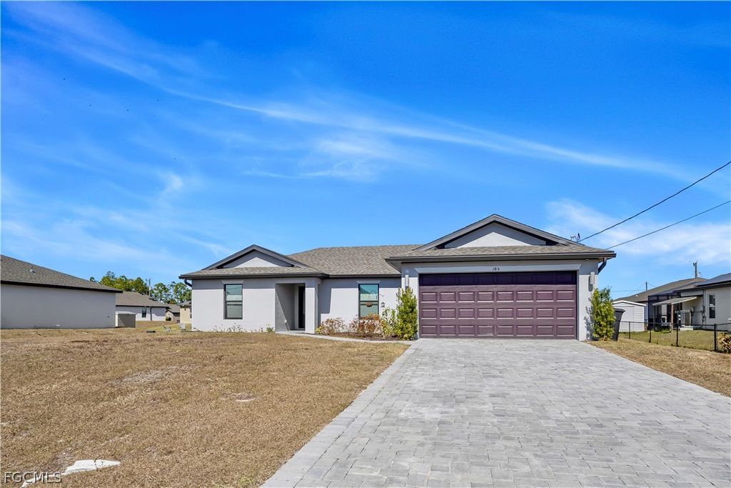 185 Yager CIR, Fort Myers, FL 33913