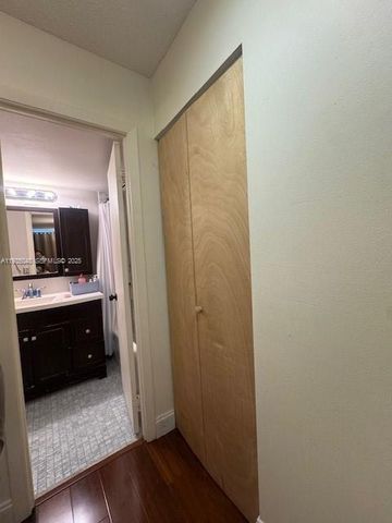 2750 NE 183rd St 1012, Aventura, FL 33160