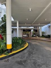 2750 NE 183rd St 1012, Aventura, FL 33160