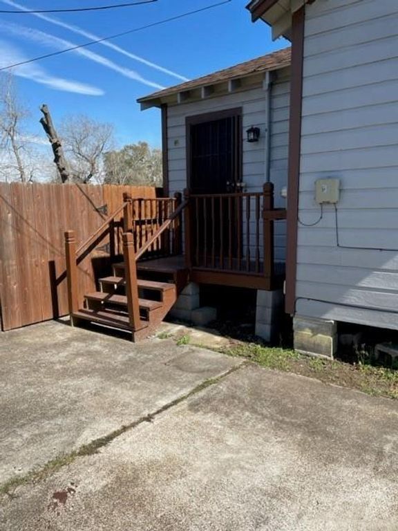 7145 Moline Street B, Houston, TX 77087