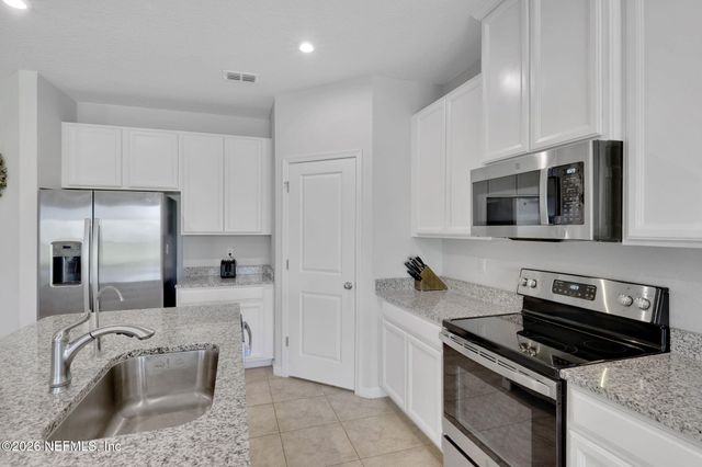 1064 VICTORIA HILLS Court, Jacksonville, FL 32221