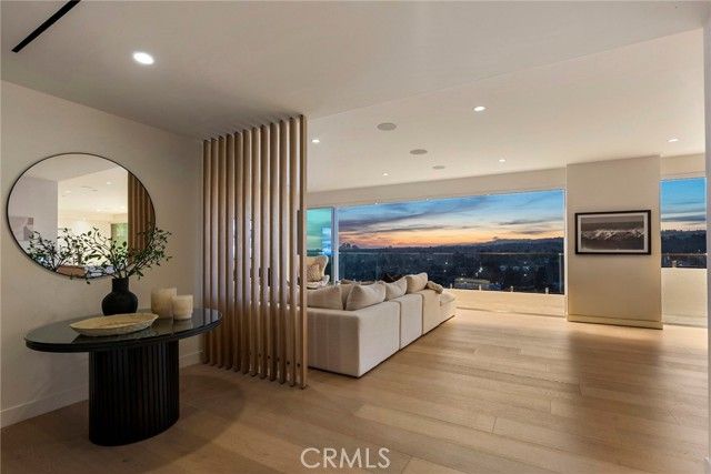 838 N Doheny Drive PH B, West Hollywood, CA 90069