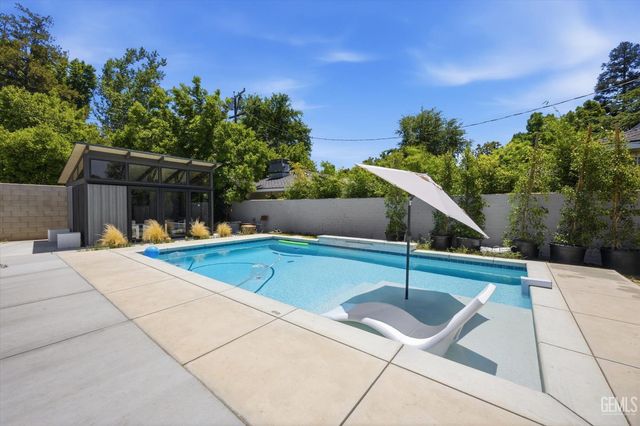 2308 Spruce Street, Bakersfield, CA 93301