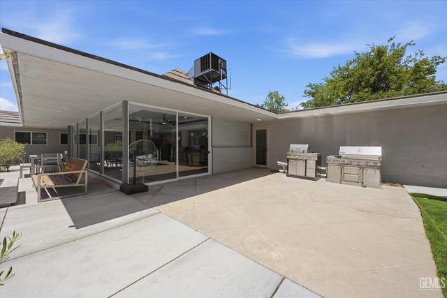 2308 Spruce Street, Bakersfield, CA 93301