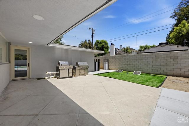 2308 Spruce Street, Bakersfield, CA 93301