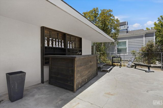 2308 Spruce Street, Bakersfield, CA 93301