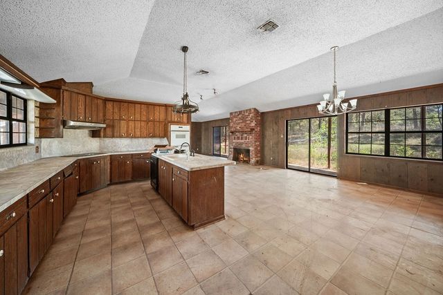 11340 Fm 315, Palestine, TX 75803