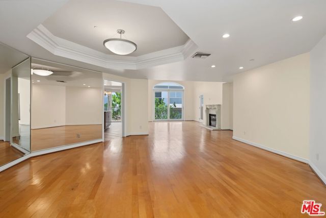 430 N Oakhurst Drive PH406, Beverly Hills, CA 90210