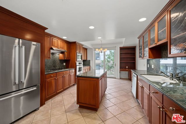 430 N Oakhurst Drive PH406, Beverly Hills, CA 90210