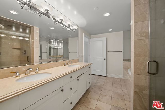 430 N Oakhurst Drive PH406, Beverly Hills, CA 90210