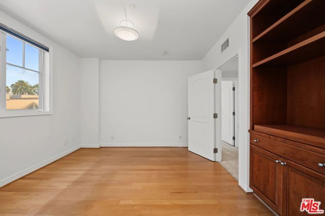 430 N Oakhurst Drive PH406, Beverly Hills, CA 90210