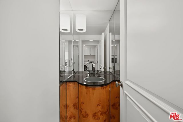 430 N Oakhurst Drive PH406, Beverly Hills, CA 90210