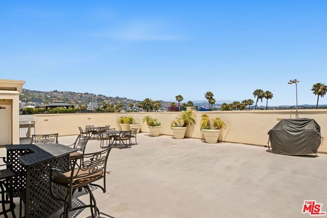 430 N Oakhurst Drive PH406, Beverly Hills, CA 90210