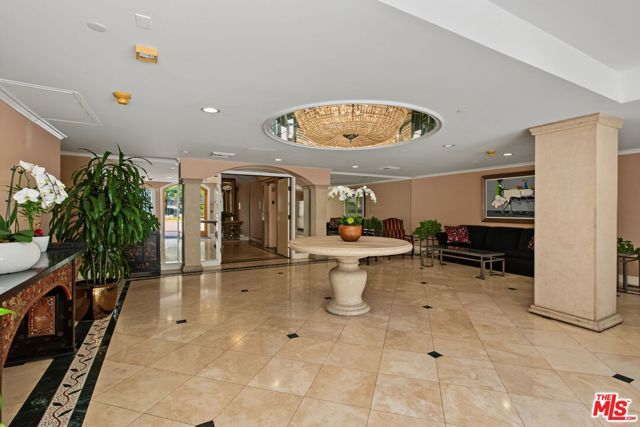 430 N Oakhurst Drive PH406, Beverly Hills, CA 90210