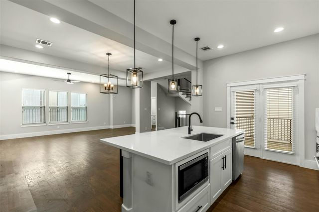 1421C W 23rd Street C, Houston, TX 77008