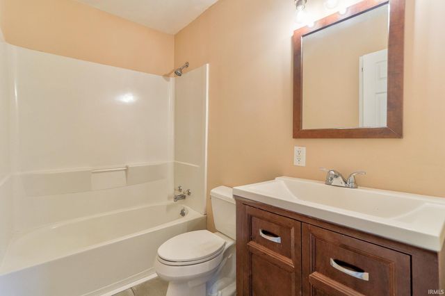 1713 S Walnut Lane, Evansville, IN 47714