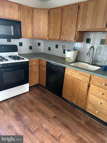 2982 SALMON ST, Philadelphia, PA 19134