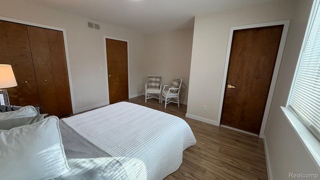 3639 Loch Drive, Highland Charter Township, MI 48357