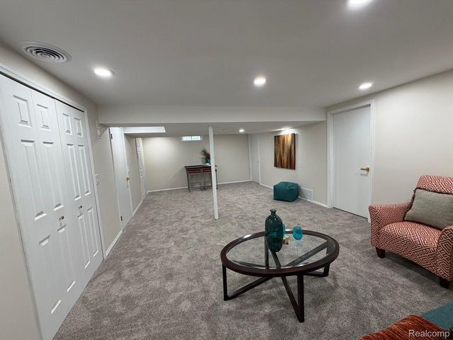 3639 Loch Drive, Highland Charter Township, MI 48357