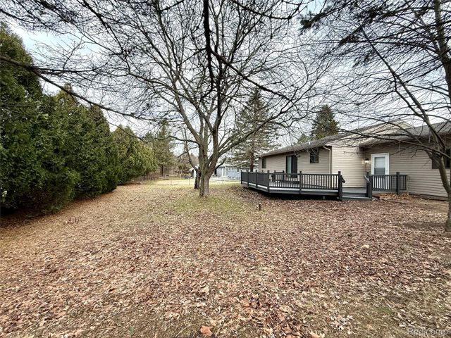 3639 Loch Drive, Highland Charter Township, MI 48357