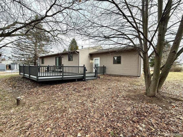 3639 Loch Drive, Highland Charter Township, MI 48357