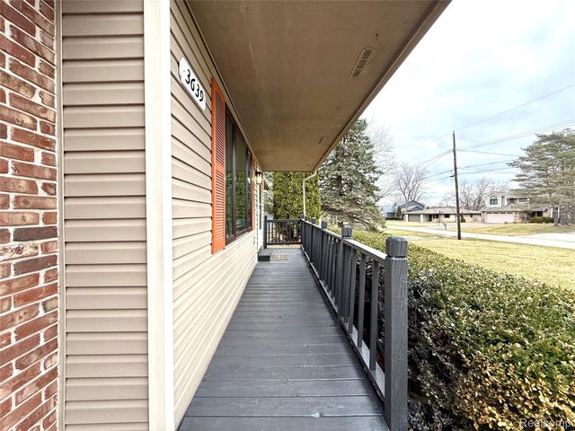 3639 Loch Drive, Highland Charter Township, MI 48357