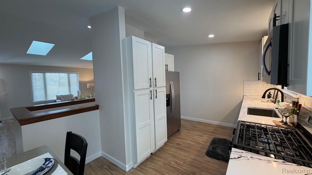 3639 Loch Drive, Highland Charter Township, MI 48357