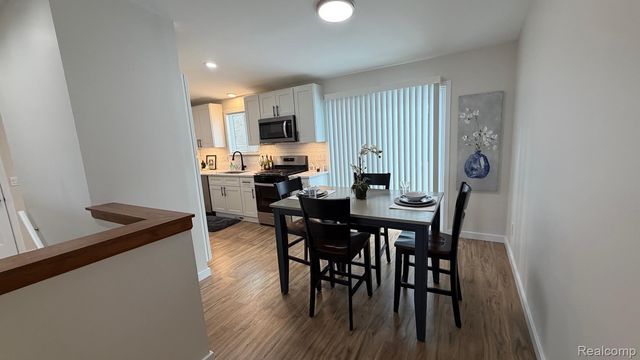 3639 Loch Drive, Highland Charter Township, MI 48357