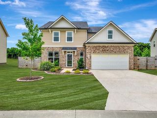 324 Wyburn Pl, NE, Burns, TN 37029