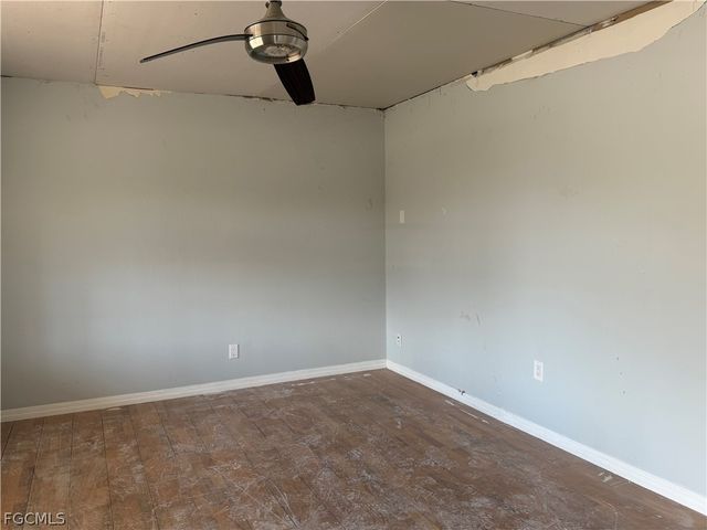 5481 Burnham CT, North Fort Myers, FL 33903