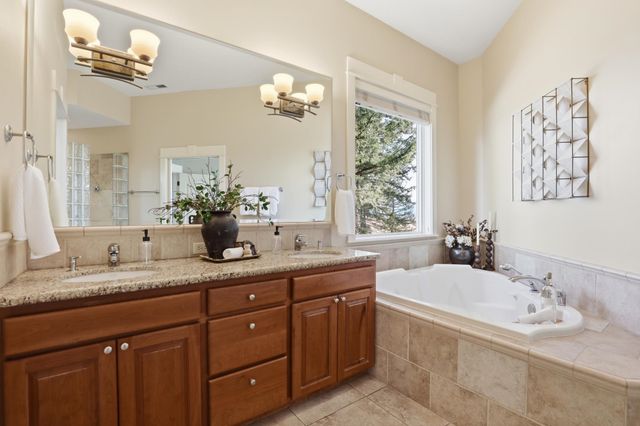 17118 N Logan Ln, Spokane, WA 99208