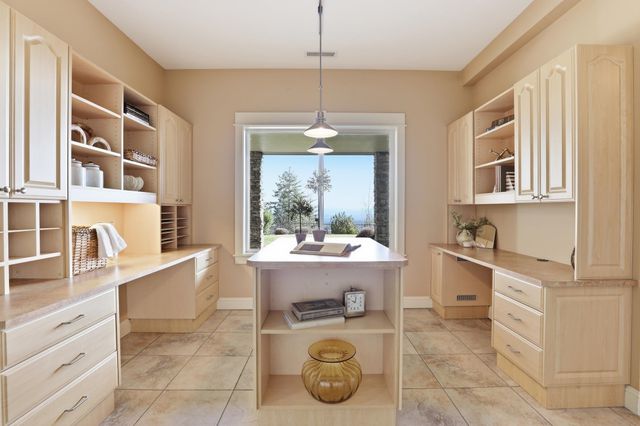 17118 N Logan Ln, Spokane, WA 99208