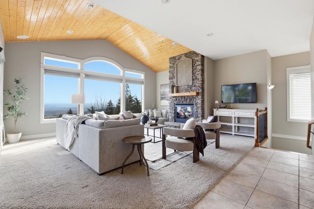 17118 N Logan Ln, Spokane, WA 99208