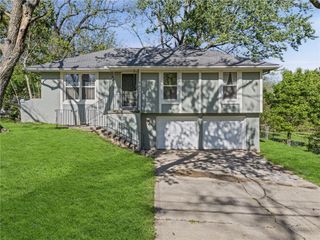 5612 Cambridge Avenue, Kansas City, MO 64129