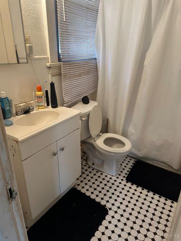 1222 Dewey Avenue, Cincinnati, OH 45205