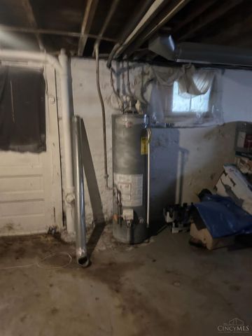 1222 Dewey Avenue, Cincinnati, OH 45205