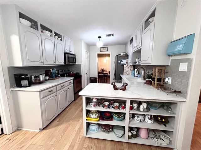 4512 Cimmaron Trail, De Cordova, TX 76049