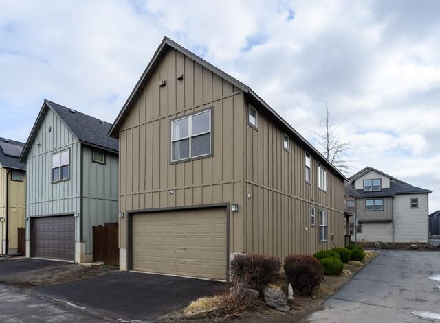 63079 Fairey Court, Bend, OR 97701