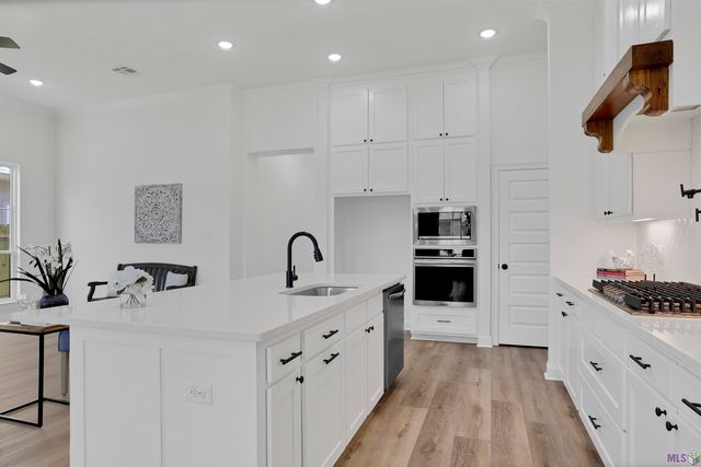 5178 White River Rd, Darrow, LA 70725