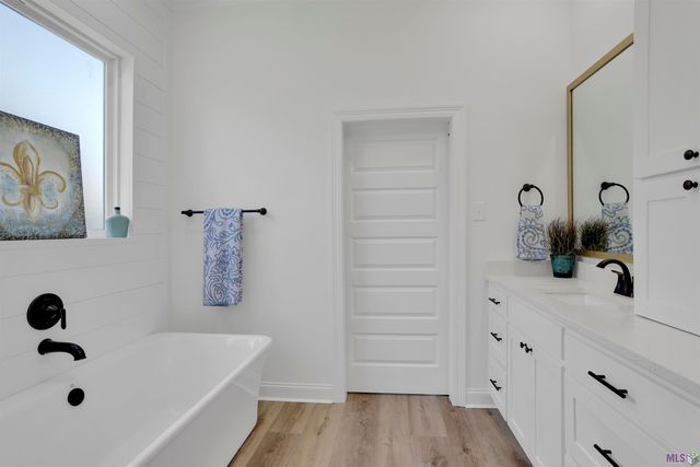 5178 White River Rd, Darrow, LA 70725