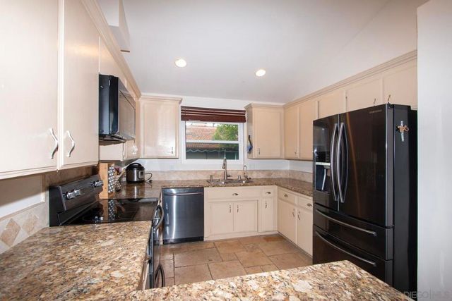 31948 Del Cielo Este 7, Bonsall, CA 92003