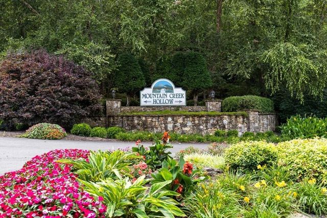 45 Hemlock Court, Talking Rock, GA 30175