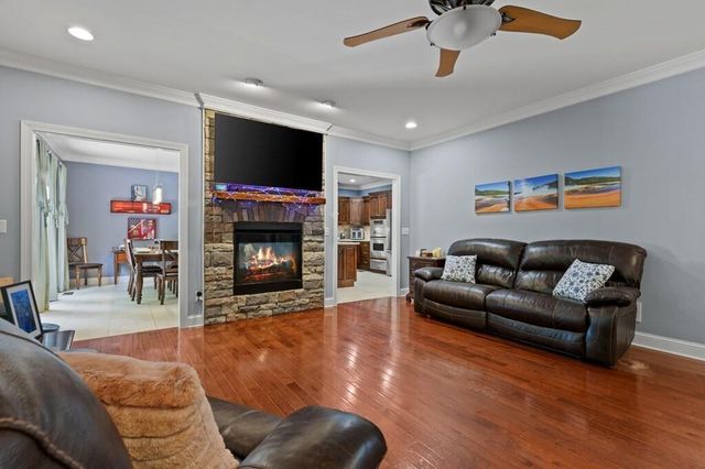 45 Hemlock Court, Talking Rock, GA 30175
