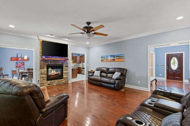 45 Hemlock Court, Talking Rock, GA 30175