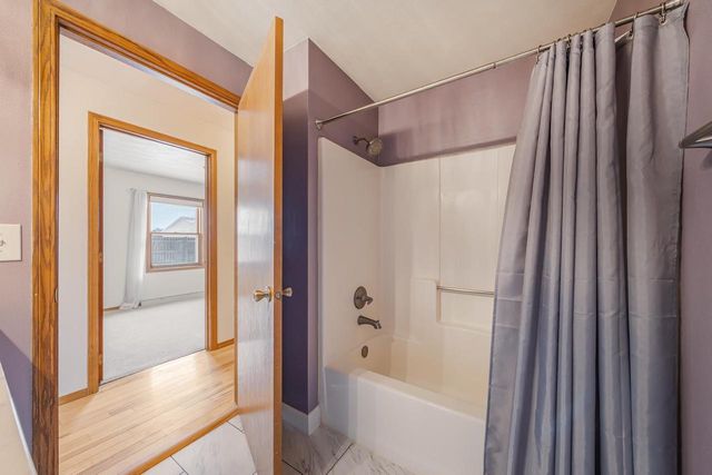 1253 MEADOWVIEW DRIVE, Menasha, WI 54952