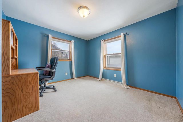 1253 MEADOWVIEW DRIVE, Menasha, WI 54952