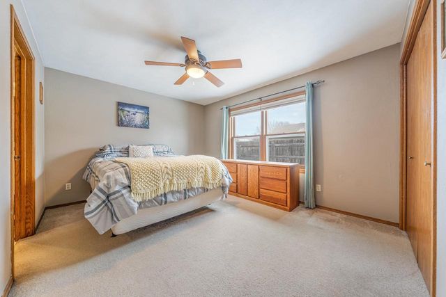 1253 MEADOWVIEW DRIVE, Menasha, WI 54952