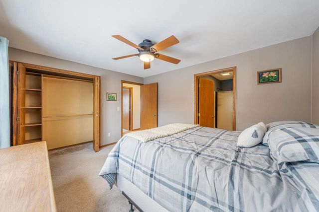 1253 MEADOWVIEW DRIVE, Menasha, WI 54952