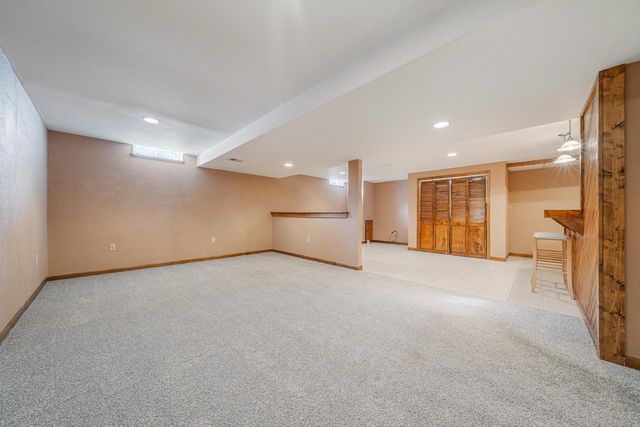 1253 MEADOWVIEW DRIVE, Menasha, WI 54952